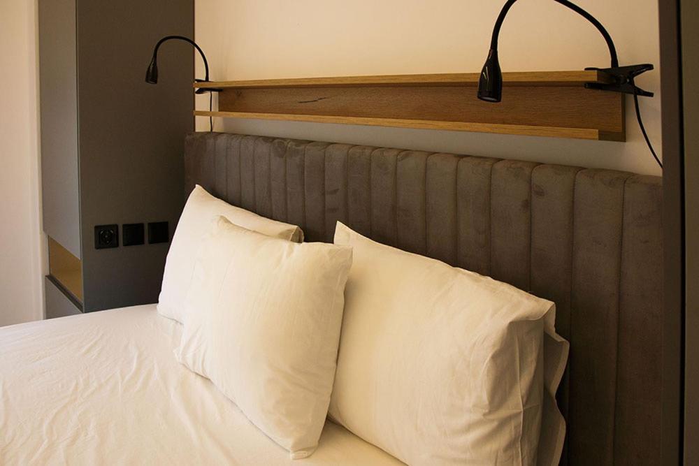 P J Luxury Suites 세레스 외부 사진