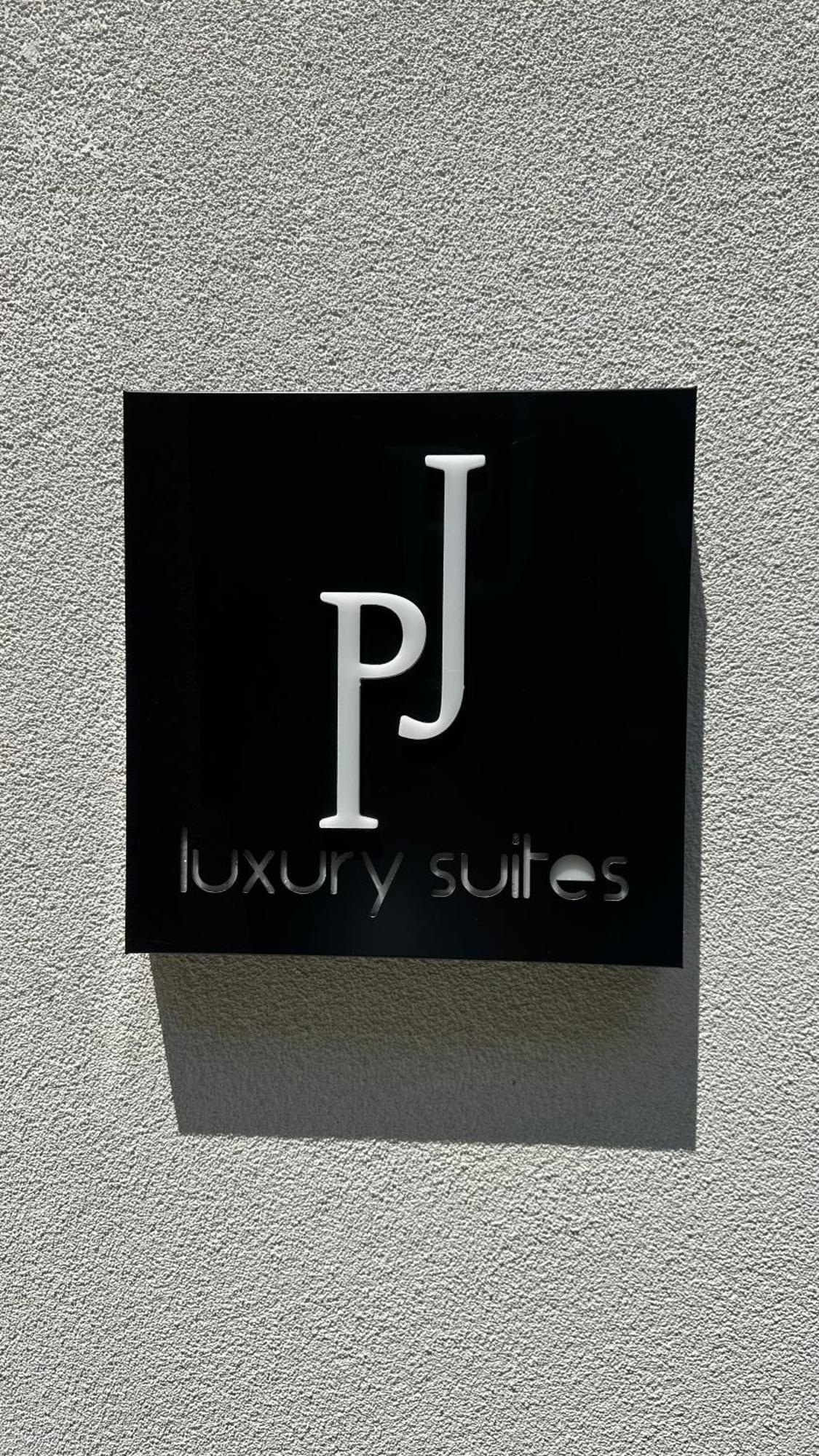 P J Luxury Suites 세레스 외부 사진
